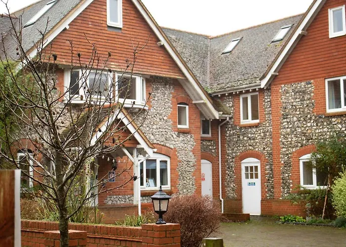 Stonehenge Hostel - Yha Affliated